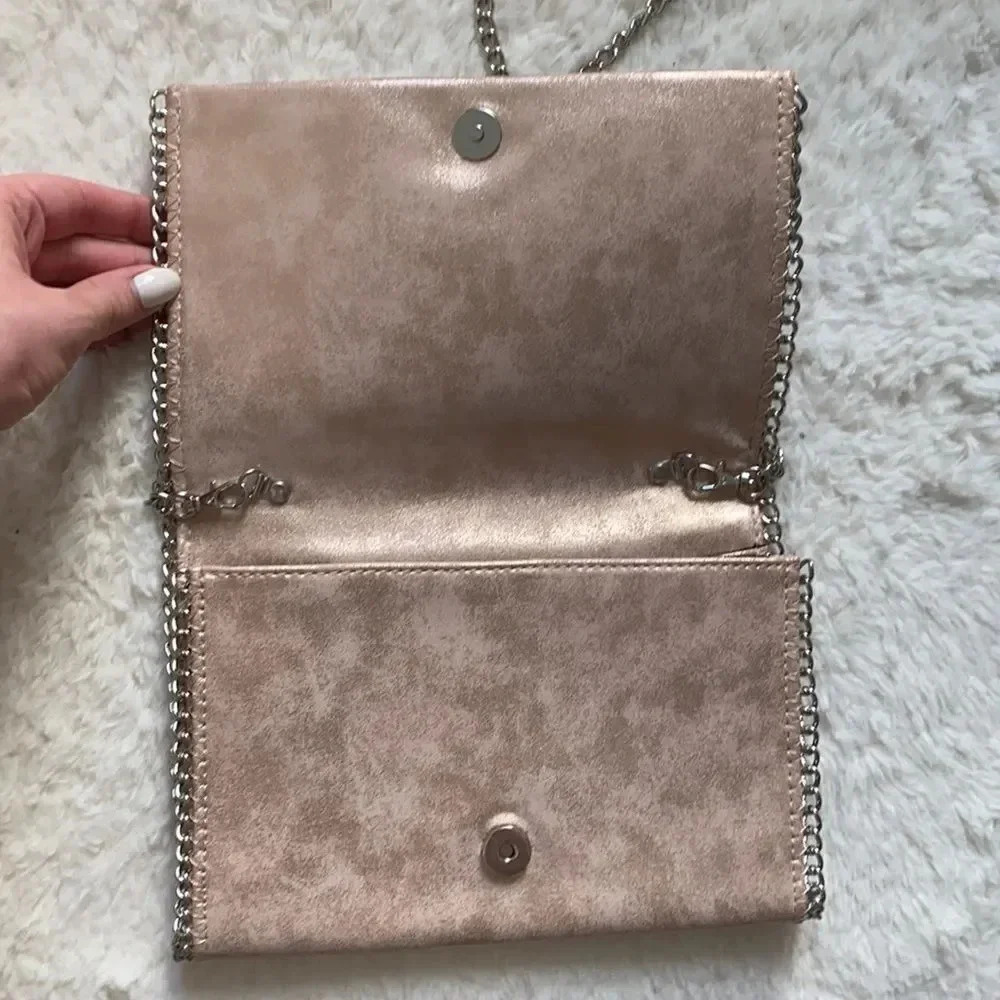 Chelsea28 Metallic Chain Trim Faux Leather Pink Silver Rose Crossbody Bag Clutch - Picture 8 of 16